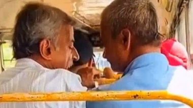 Video of Two Elderly Men Passionately Fighting Over Space on Bus Seat Goes Viral; Mumbai Police Comes Up With Humorous Road Safety Advisory